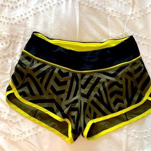 Worn 1x Adorable 🥰 Lululemon Speed shorts. Size 2. Super cute geometric pattern